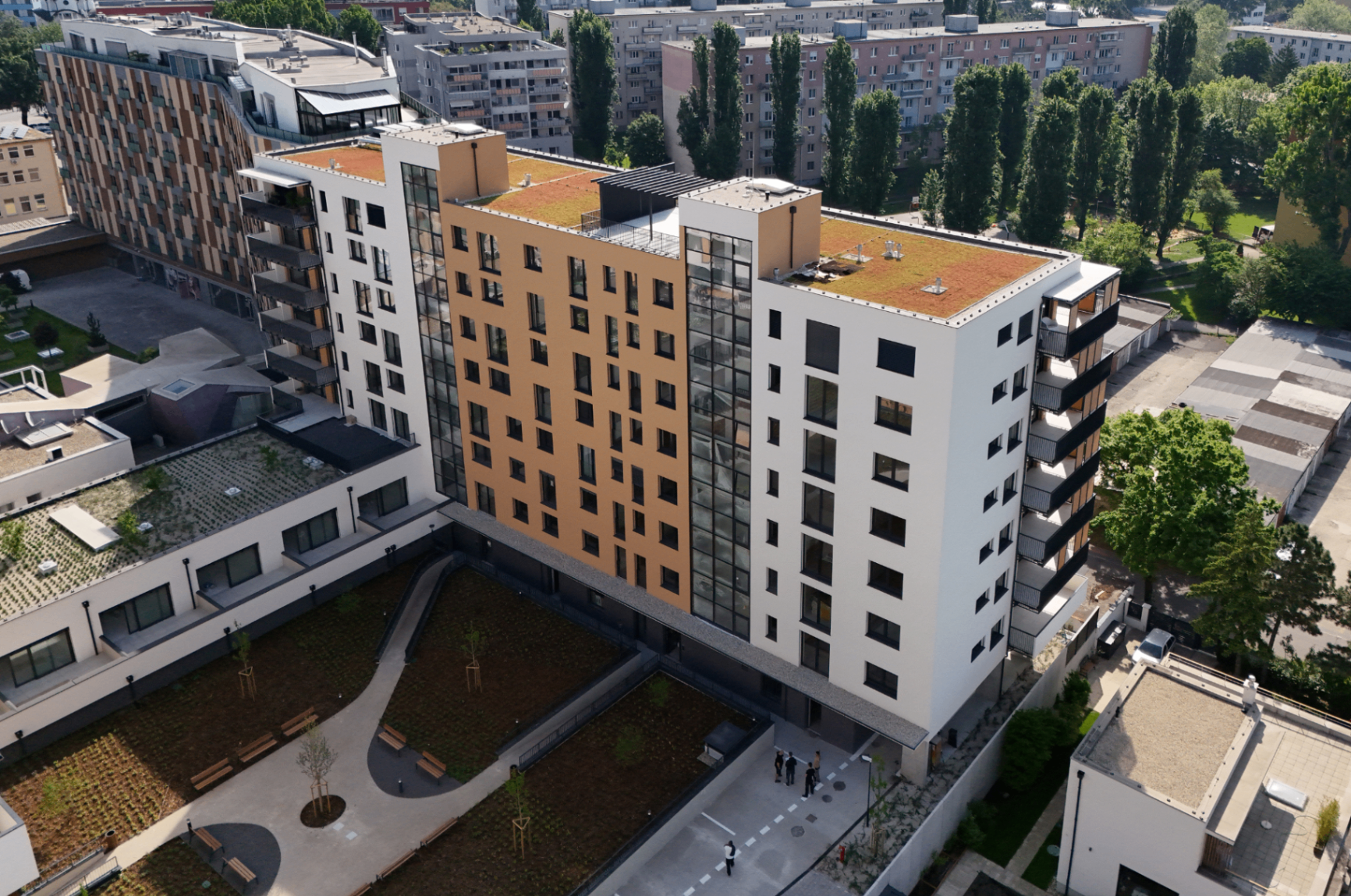 Green Atrium - nadhľad na budovu a vnútroblok