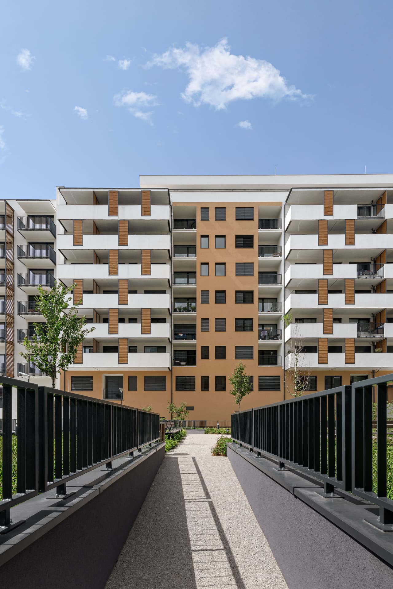 Green Atrium - pohľad na vnútroblok a fasádu